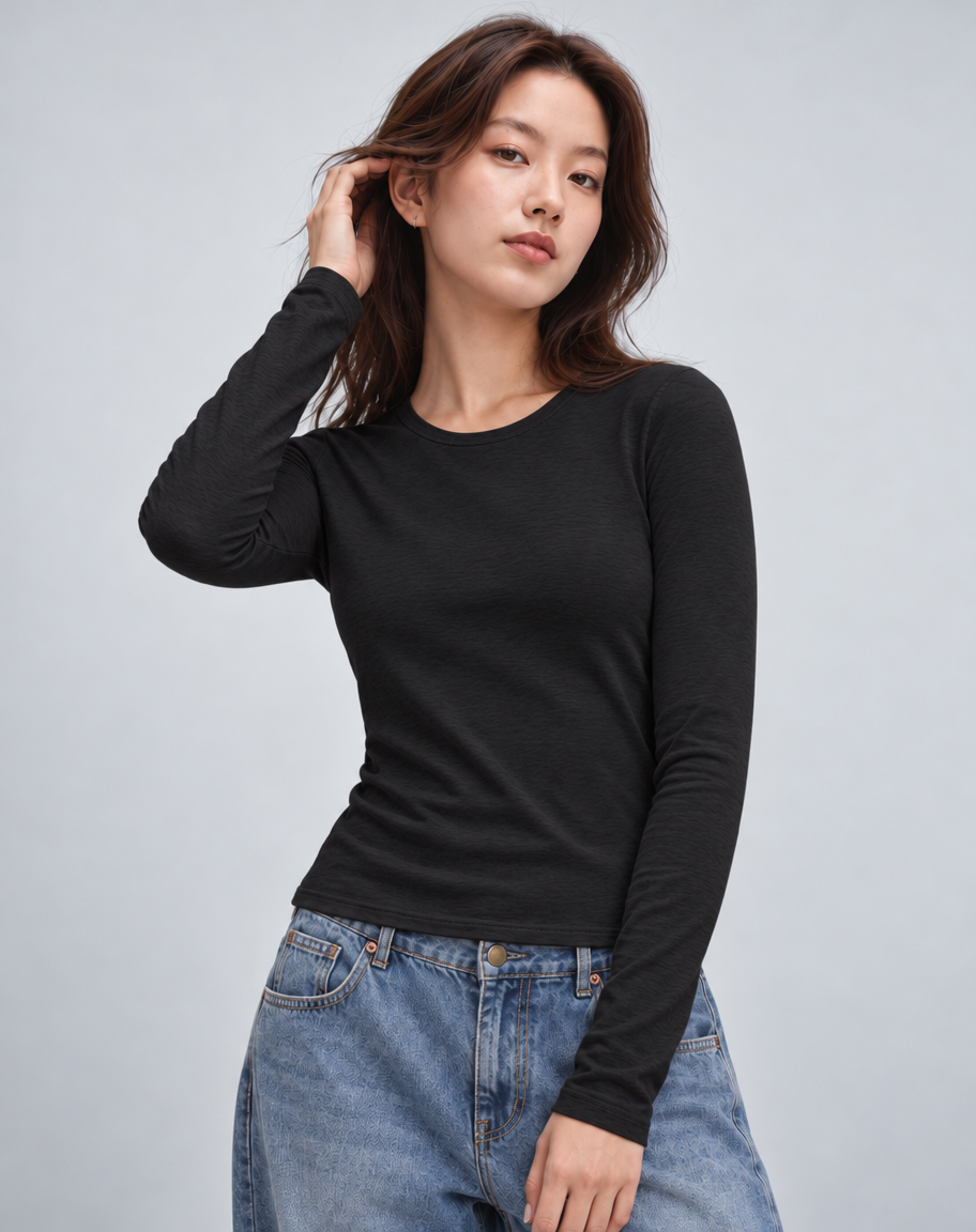 Long-sleeved shirt made of soft cotton (Coming Soon)