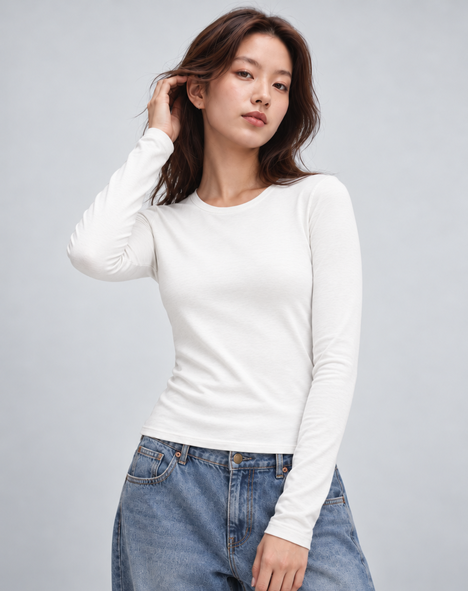 Long-sleeved shirt made of soft cotton (Coming Soon)